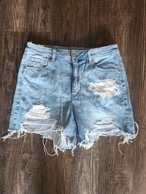 American Eagle Outfitters Light Blue Distressed High-Rise Jean Shorts